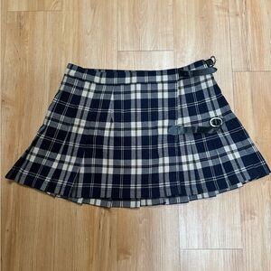 Brandy Melville Plaid Skirt size small-medium adjustable with buttons